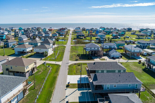 Building Photo - 951 Gulf Shores Dr