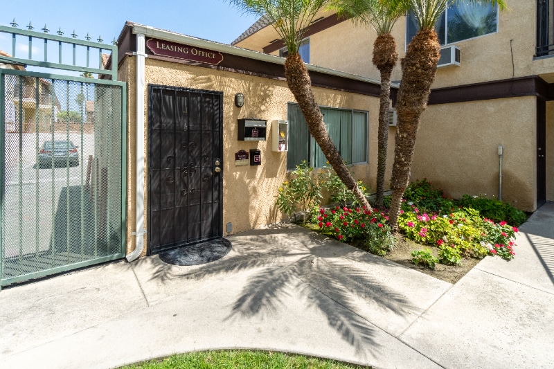 Building Photo - 3523 W Savanna St