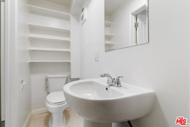 Building Photo - 1635 S Beverly Glen Blvd