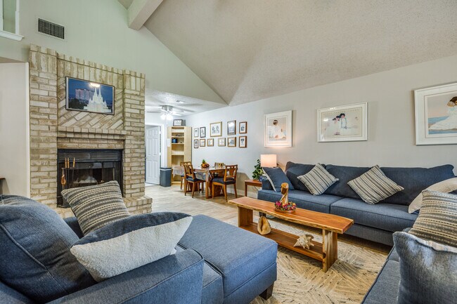 Building Photo - 1027 Hedgestone Dr