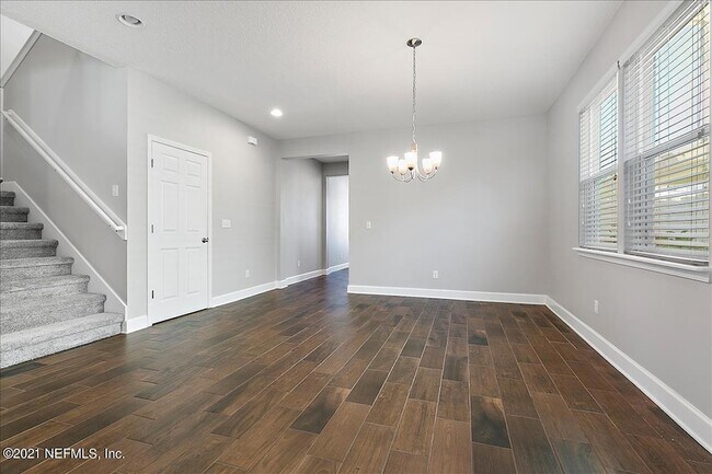 Building Photo - 1021 Seaside Dr N