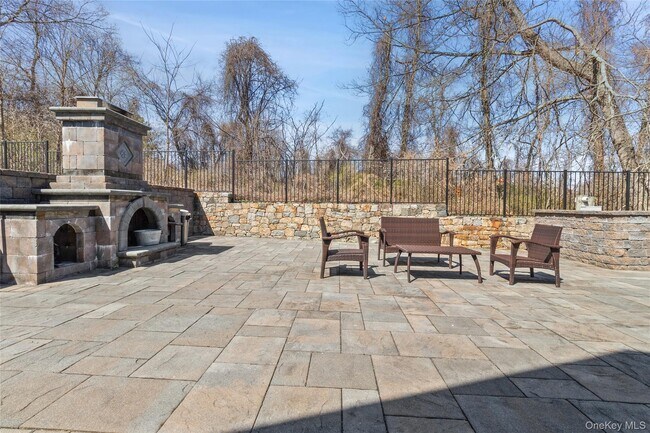 Building Photo - 20 Primrose St