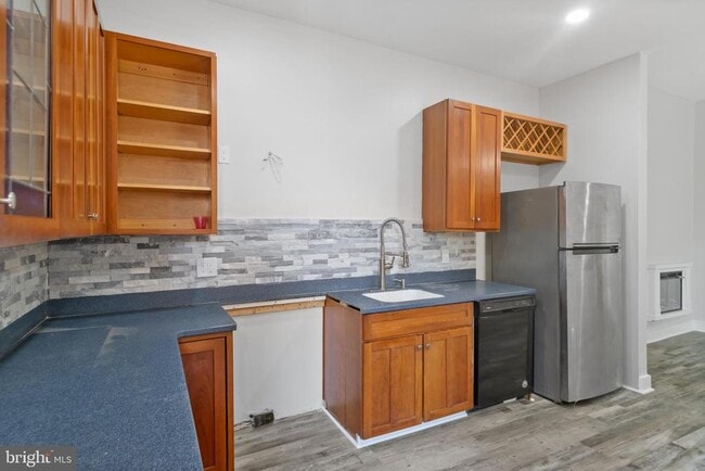 Building Photo - 2547 Ashton St