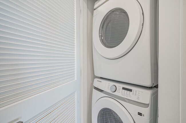 Building Photo - 2654 Coral St