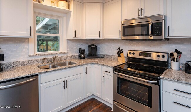 Building Photo - 3003 Cypress St.