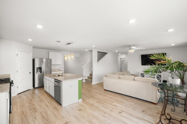 Building Photo - 1105 Valor Walk