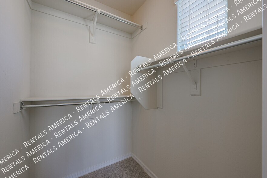 Building Photo - 2205 W Le Marche Ave