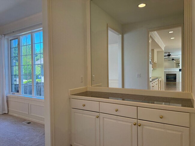 Building Photo - 27171 SE 25th Pl