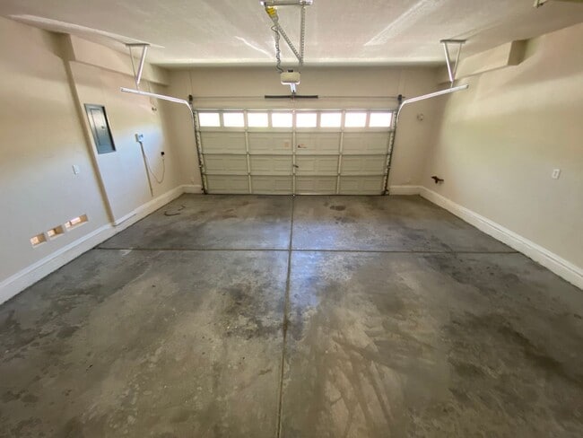 Building Photo - 3 bed/2.5 bath home located in North Las Vegas