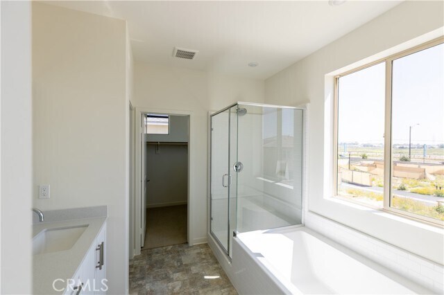 Building Photo - 3472 Emerald Dr