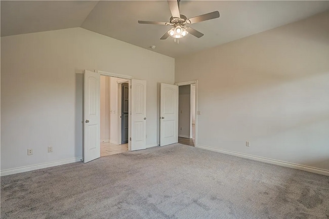 Building Photo - Charming 3-Bedroom Home with 3-Car Garage in Moore!