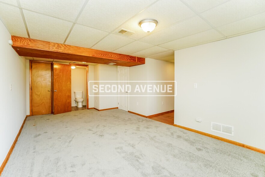 Building Photo - 229 Columbia Dr