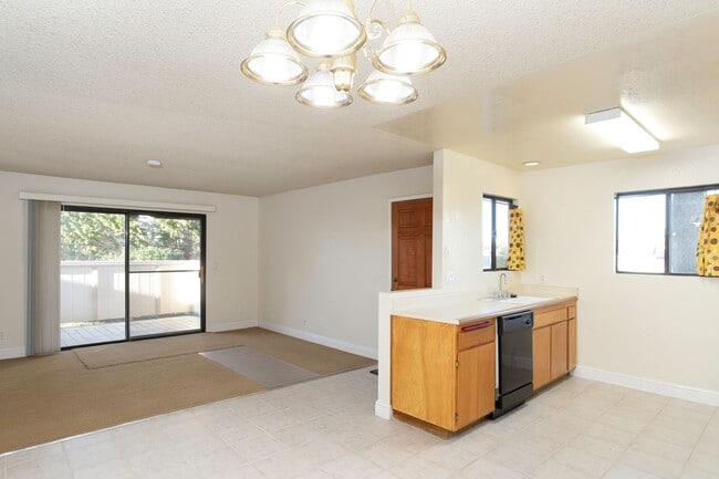 Building Photo - 3350 Santa Maria Way