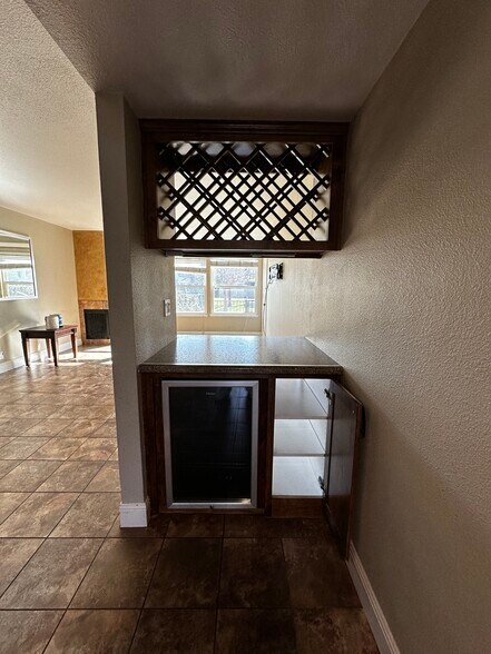 Building Photo - 3722 W Benjamin Holt Dr