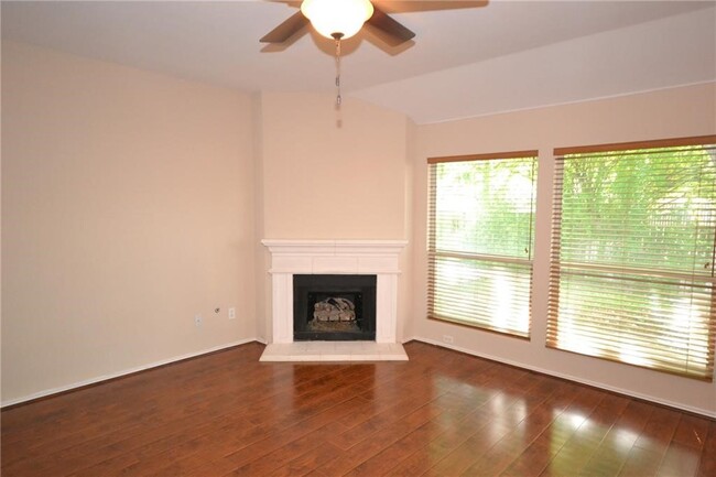 Building Photo - 1803 Ascot Ln