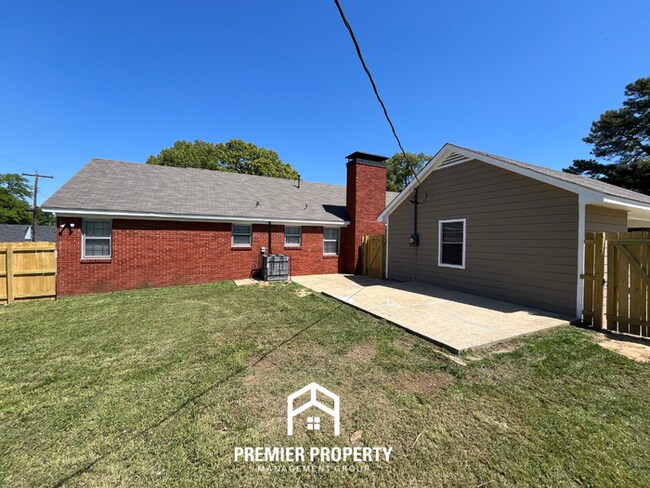 Building Photo - Spacious 3BR/2BA Whitehaven Home | 1,700+ SQ FT, Hardwood & Brick Fireplace