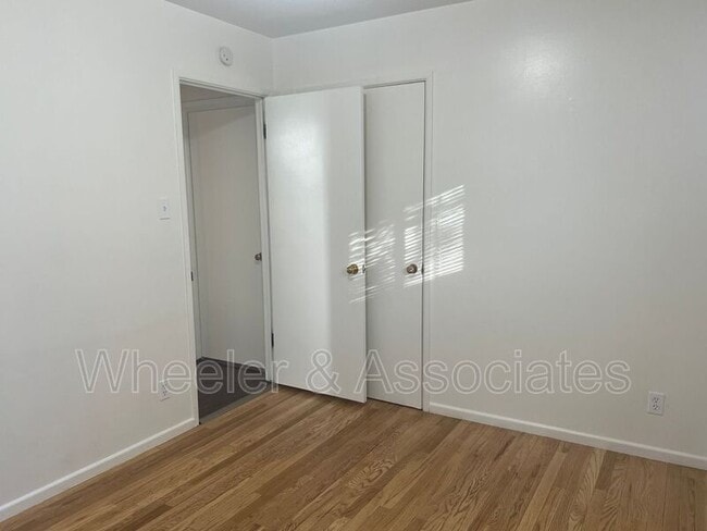 Building Photo - 455 W 4650 S