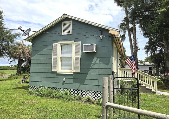 Building Photo - 2219 Co Rd 721