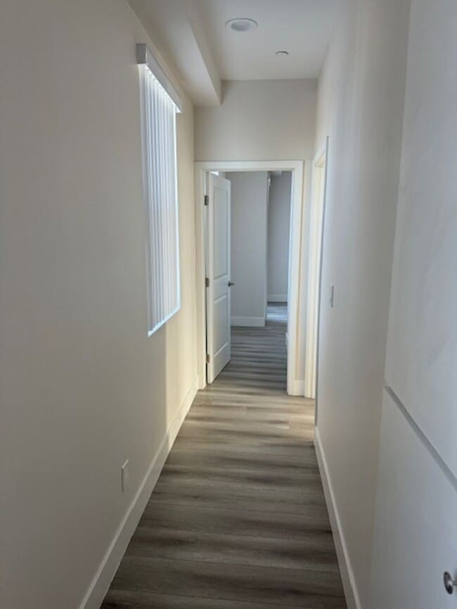 Building Photo - 3190 Carlin Ave