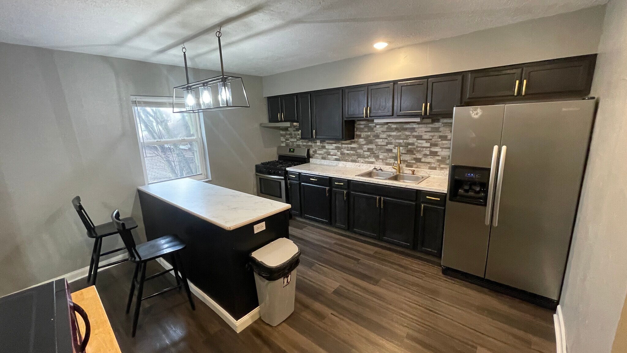 Building Photo - 2311 Grandview Ave