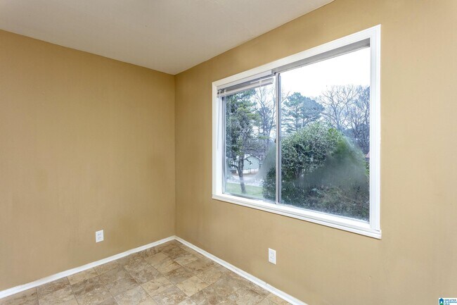 Building Photo - 1032 26th Ave N