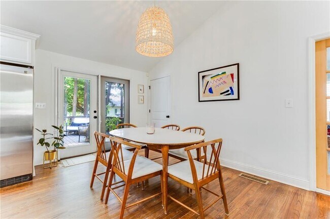 Building Photo - 2357 Cortez Way NE