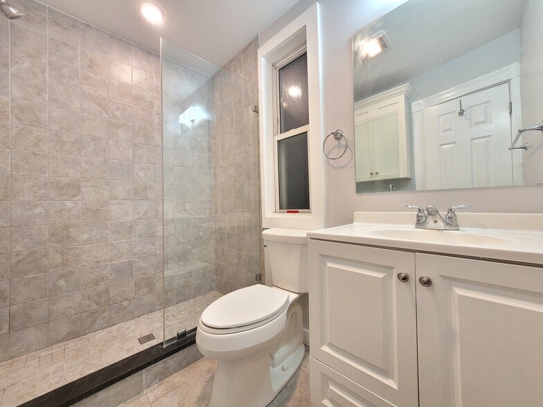 Building Photo - 72 Myrtle St