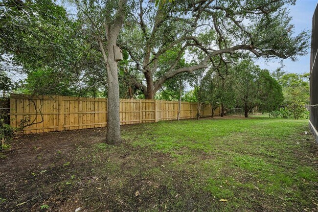 Building Photo - 522 Louden Ave