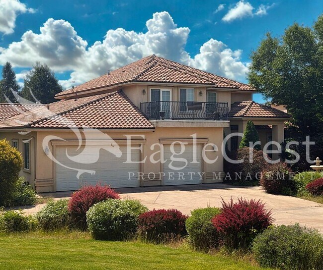 Building Photo - Luxury Bella Terra Estate with Mountain & Vineyard Views