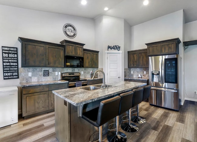 Building Photo - 3 bedroom, 2 bathroom House In Jerome, ID