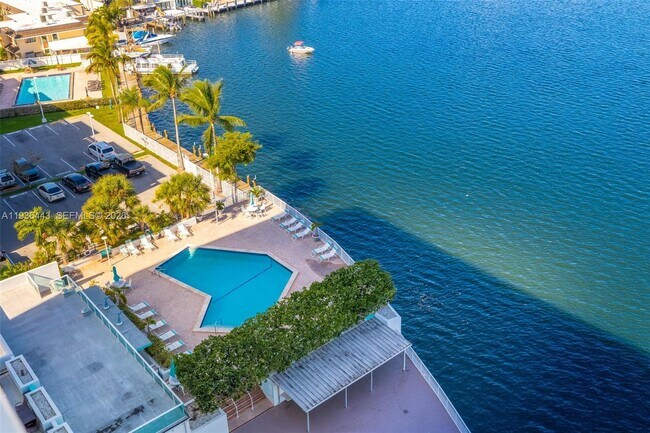 Building Photo - 2841 NE 163rd St