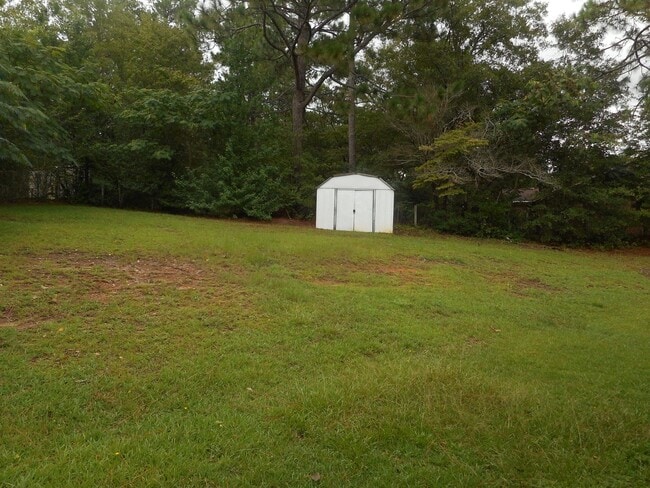 Building Photo - 3726 Crest Dr
