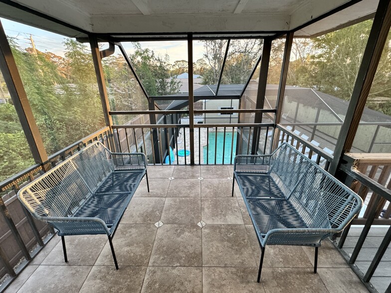 Covered & Screened Porch off Kitchen - 1805 Manasota Beach Rd