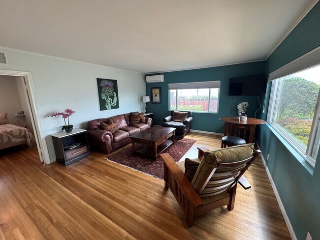 Building Photo - Gorgeous Hillside Ventura Home with Ocean ...