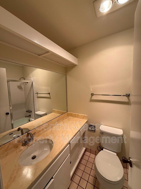 Building Photo - 1360 Josselyn Canyon Rd