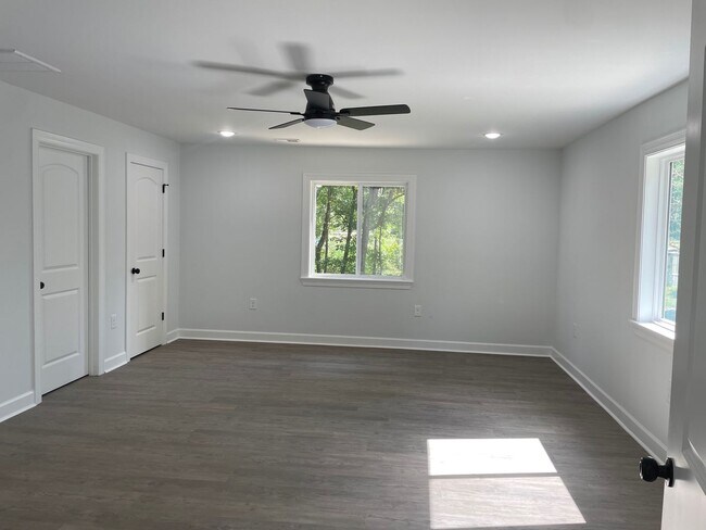 Building Photo - NEWLY REMODLED 3 BED, 2 BATH BRICK HOME LOCATED IN ASHEBORO! $1,750 RENT $1,750 DEPOSIT