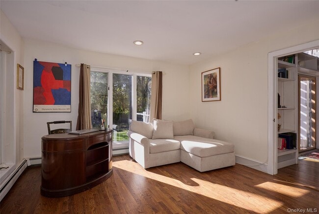 Building Photo - 356 Rossway Rd