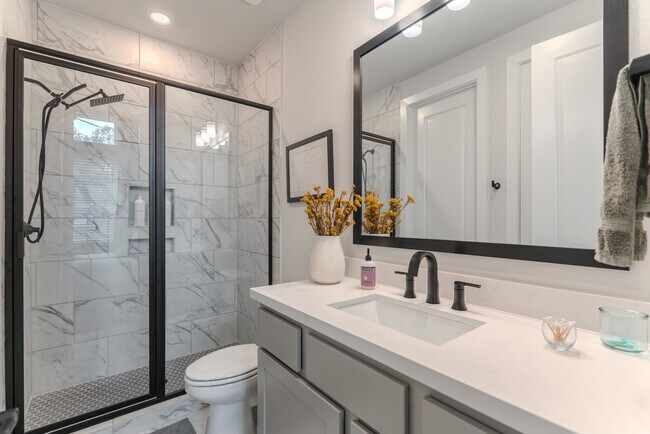 Building Photo - 63 Perennial Cyn Dr