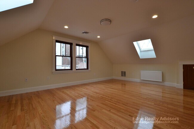 Building Photo - 38 Gerrish St