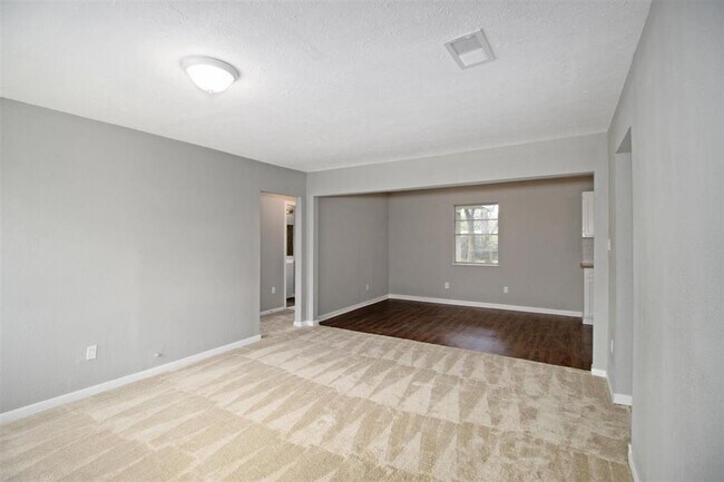 Building Photo - 7 Talisman Ct