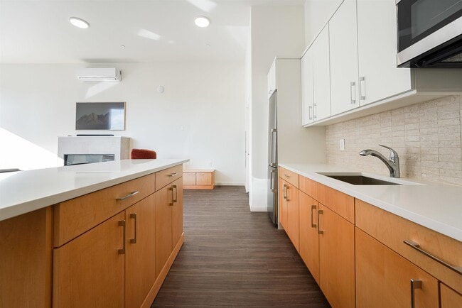 Building Photo - 333 Newark Ave