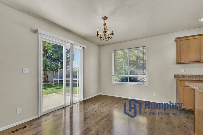 Building Photo - 3956 E Granger Dr
