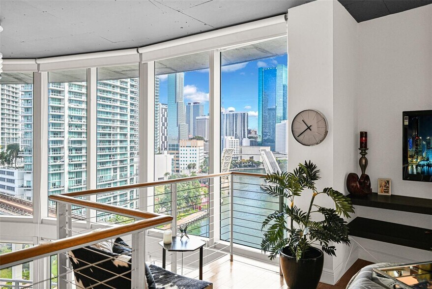 Building Photo - 690 SW 1st Ct