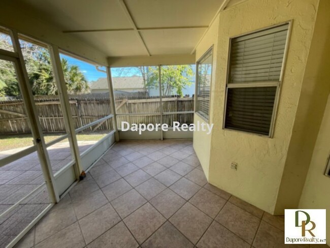 Building Photo - NICE, MUST SEE 3 Bed, 2 Bath, Screen Porch...