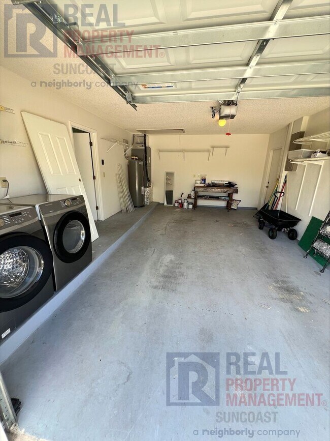 Building Photo - 2950 Pafko Dr