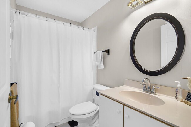 Building Photo - 308 A St