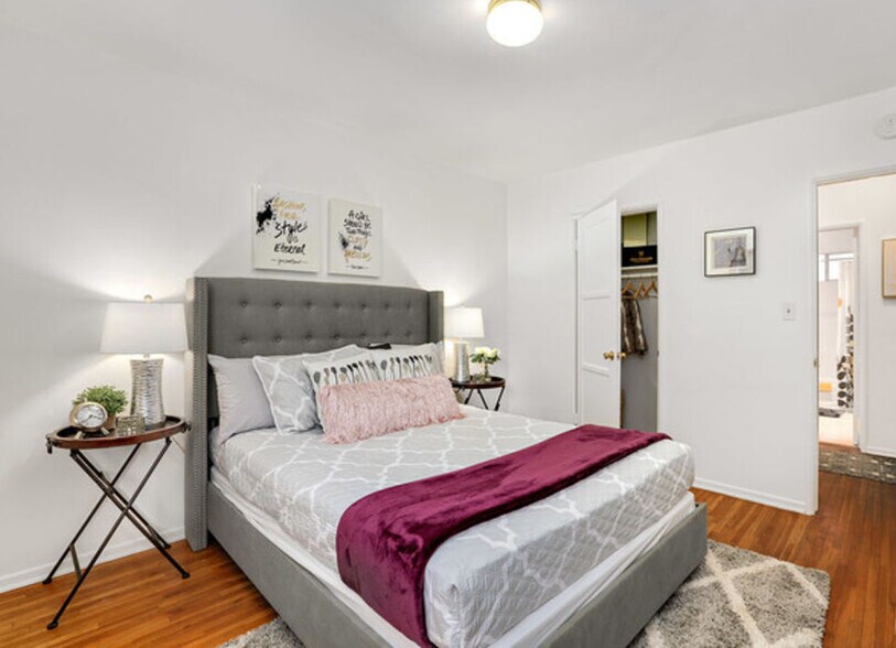 Building Photo - 2427 Centinela Ave