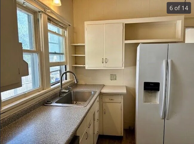 Building Photo - 306 S Olive St