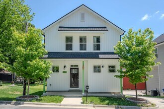 Building Photo - 2804 Cannada Ave