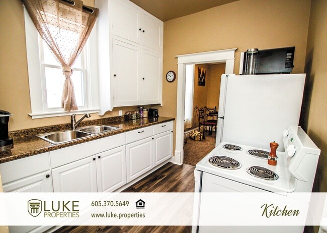 Building Photo - 803 S Main Ave